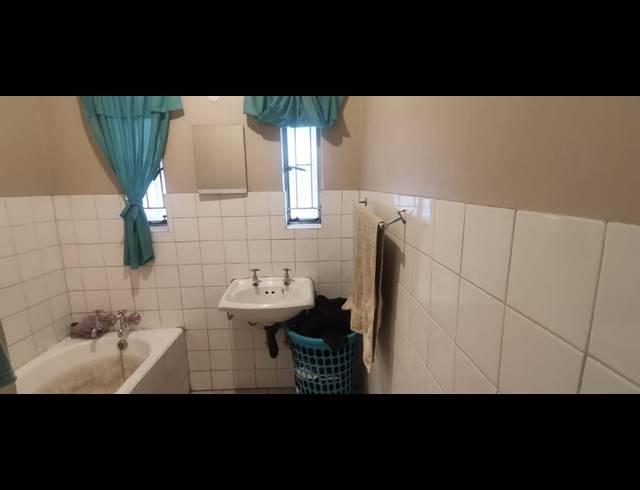 3 BEDROOM HOUSE FOR SALE IN VANDERBIJLPARK CE 3